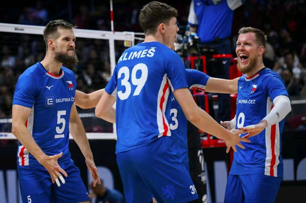 2025世界男排锦标赛八强诞生：捷克横扫突尼斯 伊朗逆转塞尔维亚