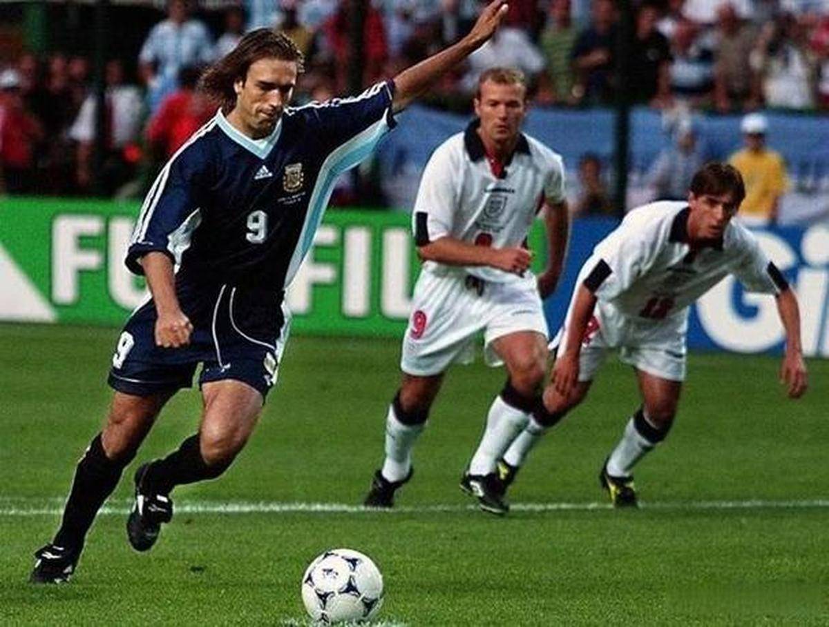 82年世界杯传奇瞬间：足球英雄与经典比赛回顾